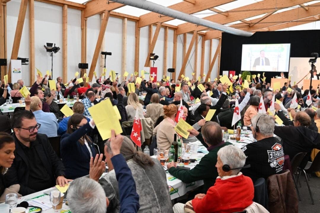 Delegiertenversammlung der SVP Schweiz in Bulle FR, 17. Oktober 2026 (Bild aus der Medienmitteilung der SVP)
